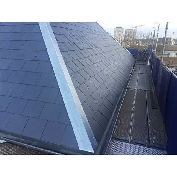 Blikngo naturskifer til tag 50x25 cm med huller