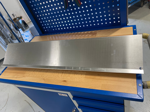 Ventileret vindskede 200mm spejl i blank aluminium set forfra